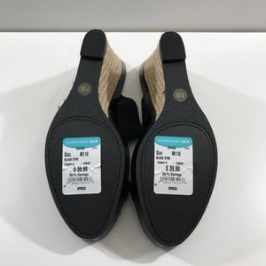 charles david wedge heels